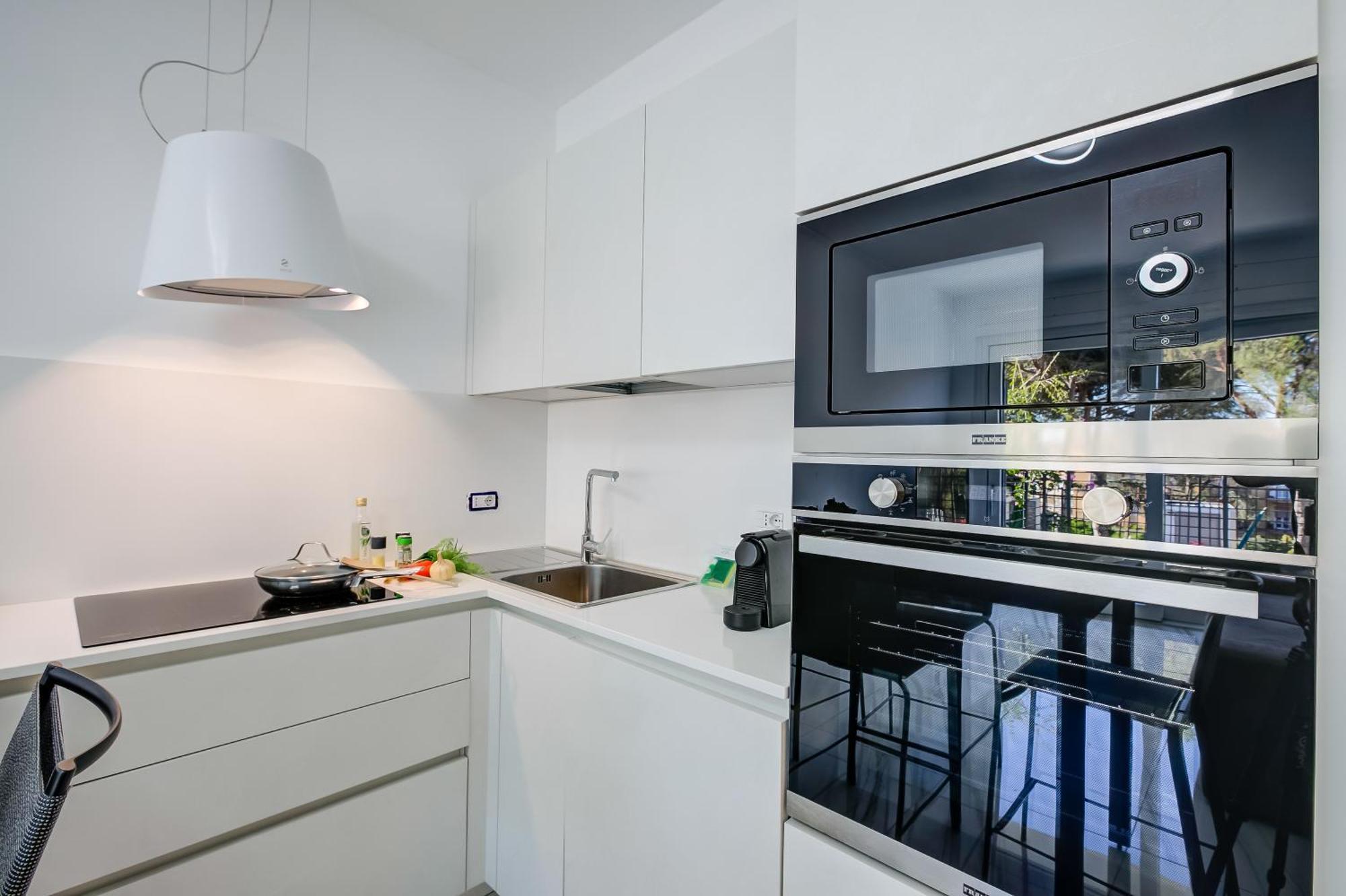 Beachy Vibes- 900M From The Beach - Happy Rentals Marina dʼMarina dʼAndora Bagian luar foto