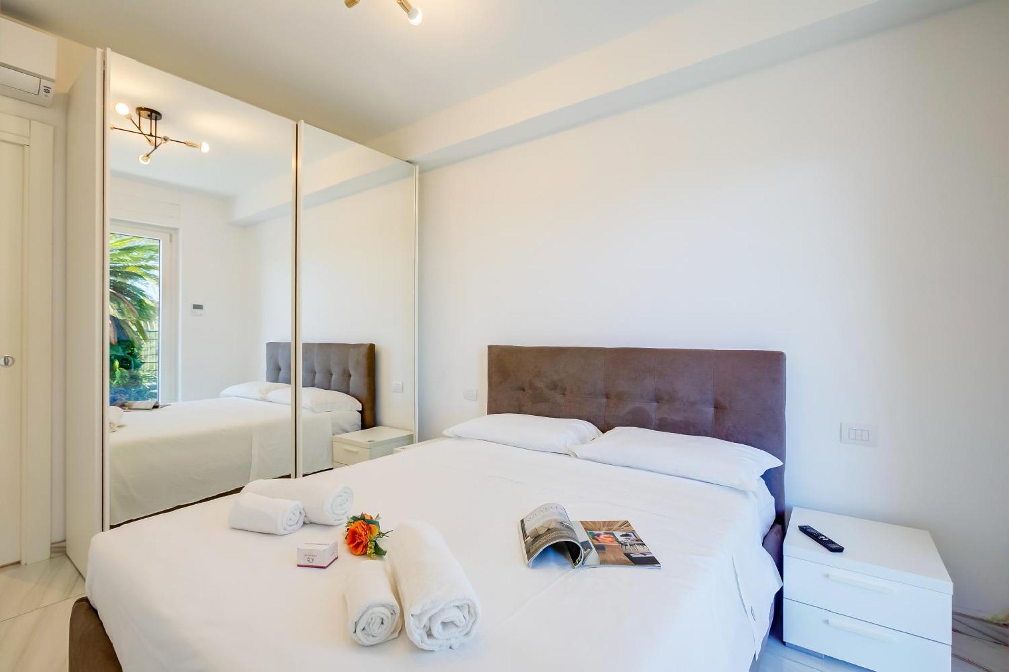 Beachy Vibes- 900M From The Beach - Happy Rentals Marina dʼMarina dʼAndora Bagian luar foto