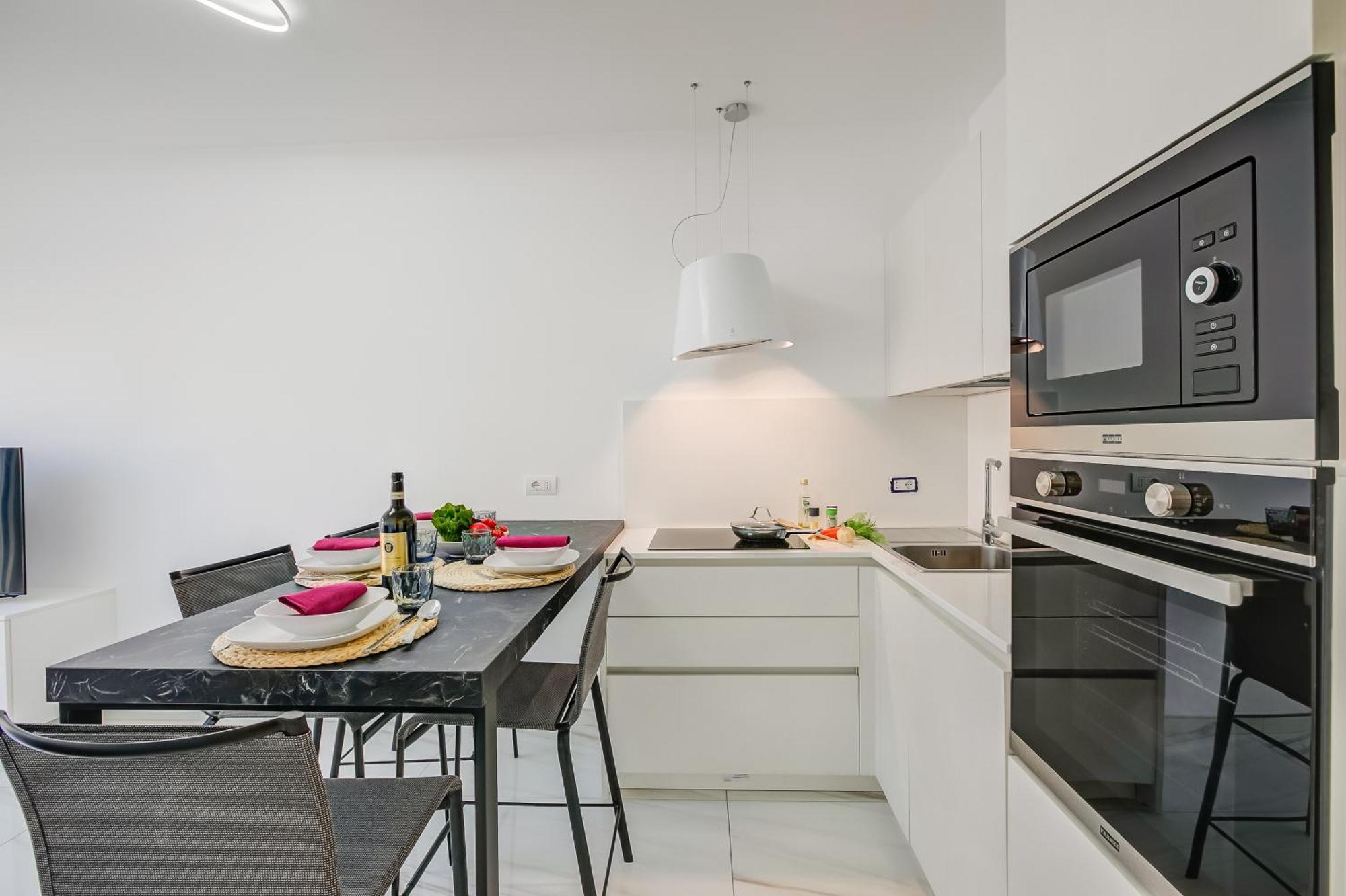 Beachy Vibes- 900M From The Beach - Happy Rentals Marina dʼMarina dʼAndora Bagian luar foto